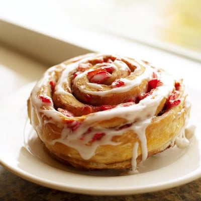 Strawberry Cinnamon Rolls